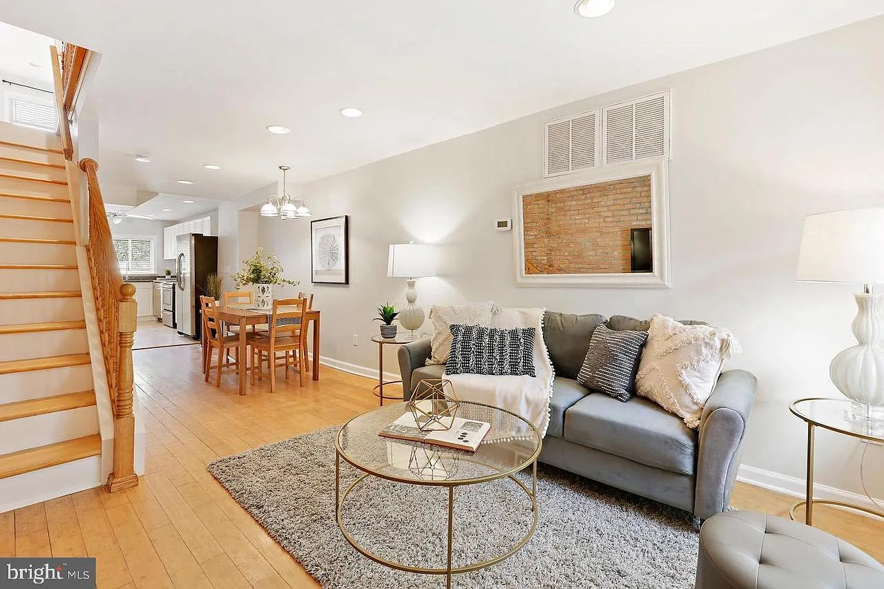 2 bed, 1068 sqft, $2,300 — Photo 1