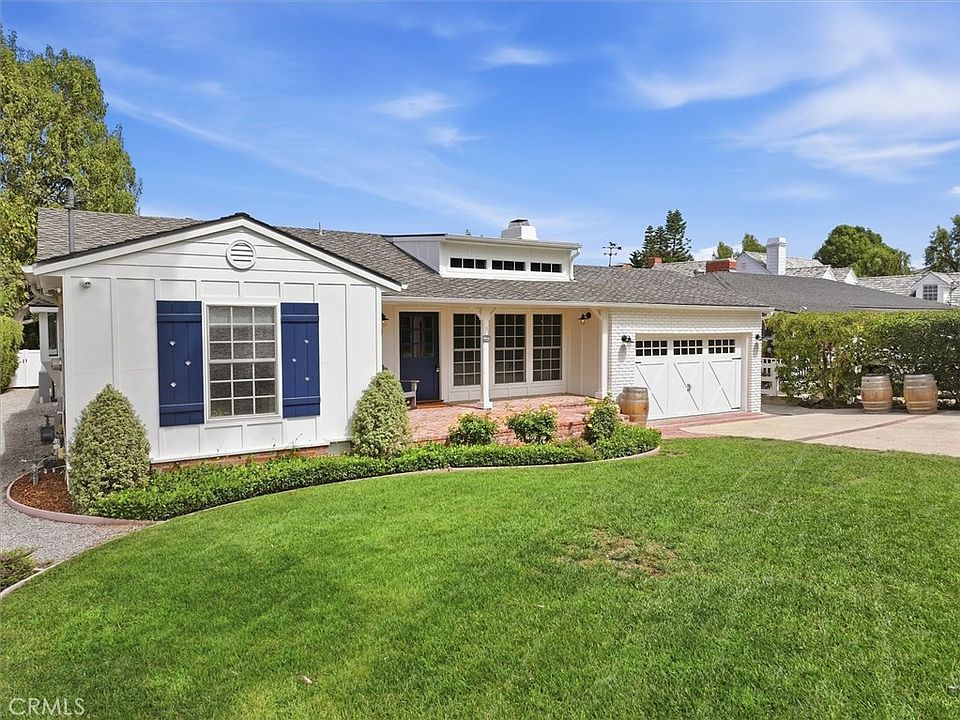 1st image of 11 Sorrel Ln