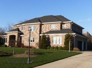 5840 S Foxhaven Ct, New Berlin, WI 53151