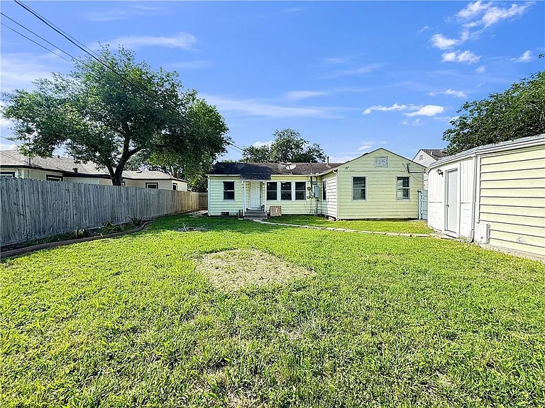 329 Foster Dr — Photo 16