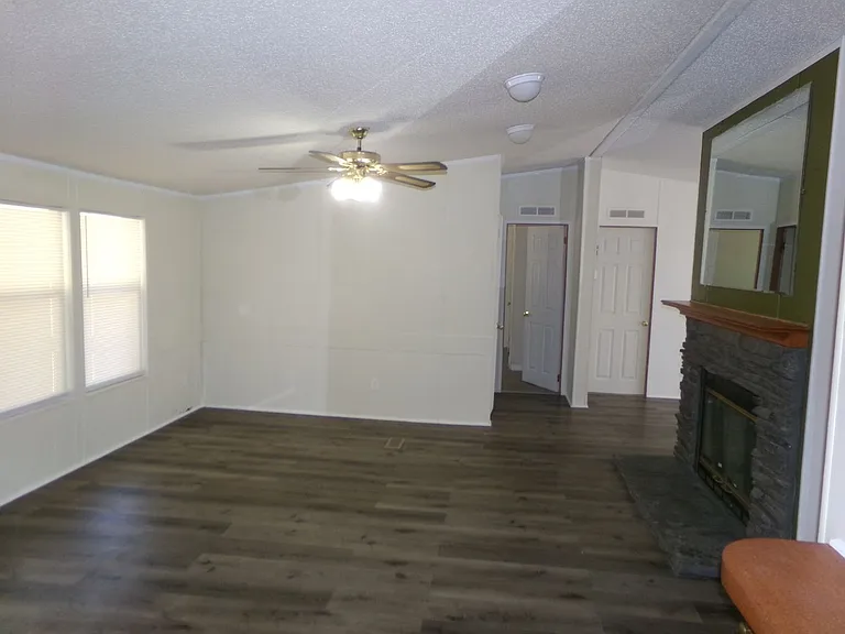 1015 Grassland Ct — Photo 7