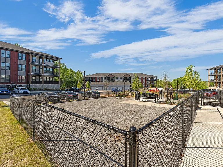 Populus Westside Apartments — Photo 40