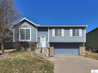 7558 Howell St, Omaha, NE 68122