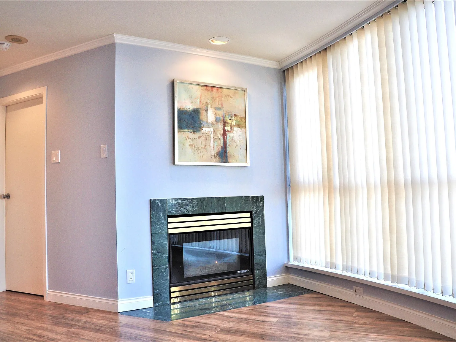 2 bed, 750 sqft, $3,300 — Photo 3