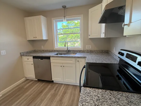 103 Tower St #4, Worcester, MA 01606
