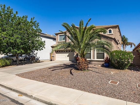 3rd image of 586 E BAKER Drive