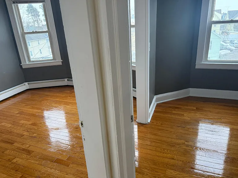 1018 Hancock Ave #3R — Photo 4