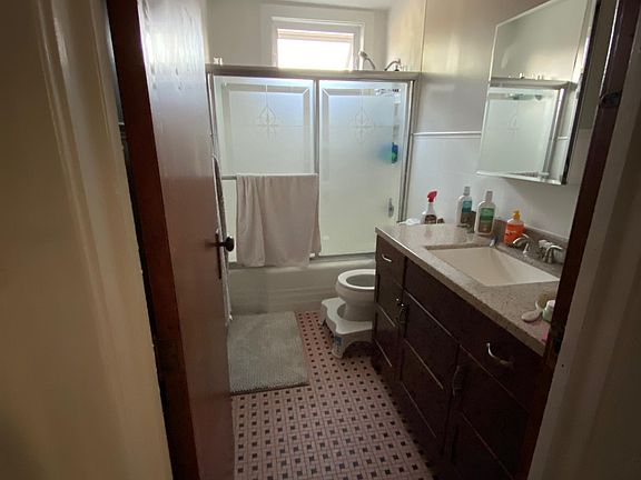4th image of 173 Fargo Ave #2