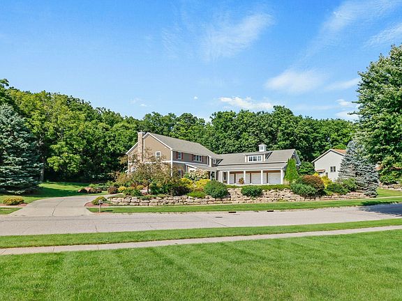 3rd image of 608 Bascom Hill Dr