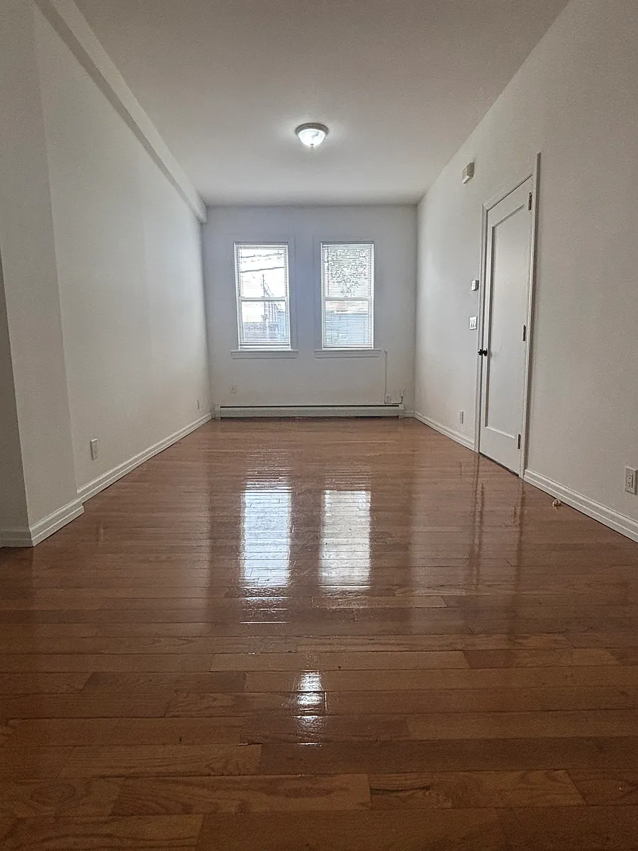 Building Photo - 755 E 133rd St #1
