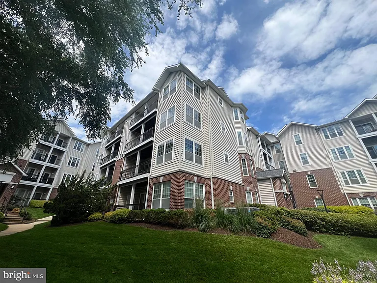 1550 Spring Gate Dr #8302 — Photo 29