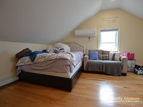 4th image of 21 Chestnut Hill Ave #3A