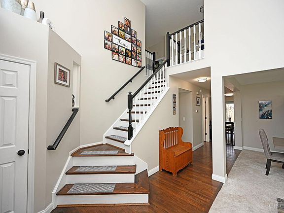 3rd image of 5851 Whitegate Ct