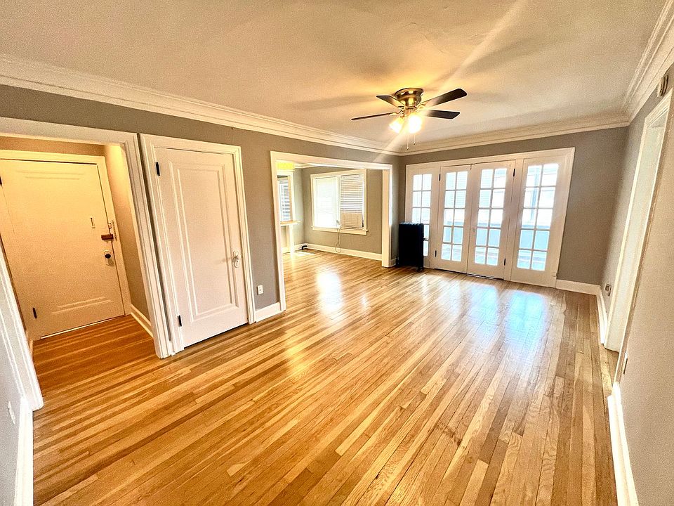 1st image of 127-129 E 46th St #10
