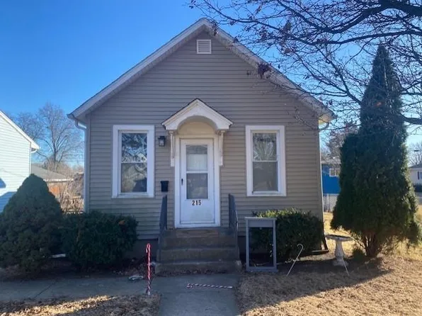 215 W 5th St, Spring Valley, IL 61362