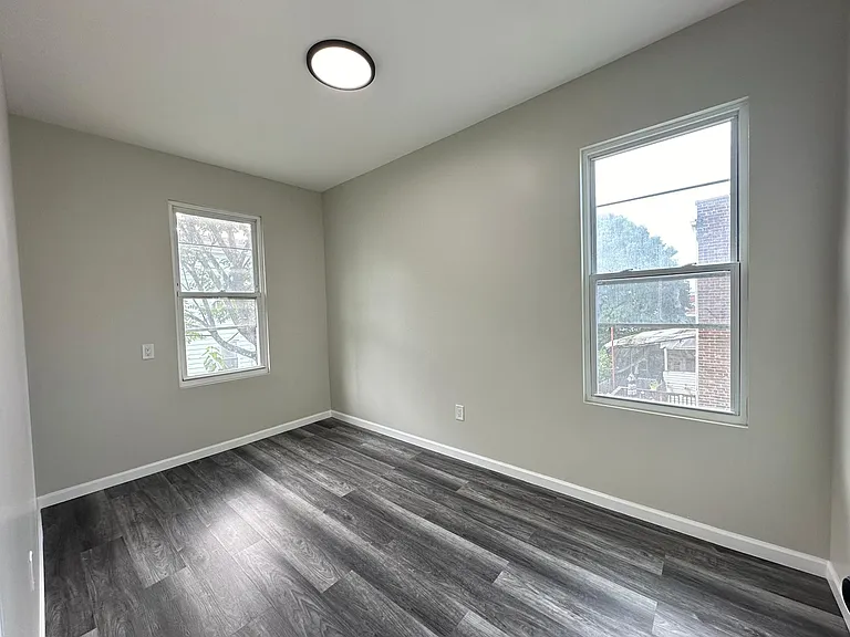 133 Stevens Ave #2E — Photo 5