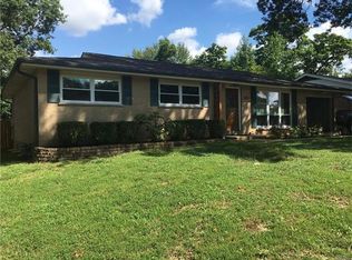 1124 Indian Trails Dr, Saint Louis, MO