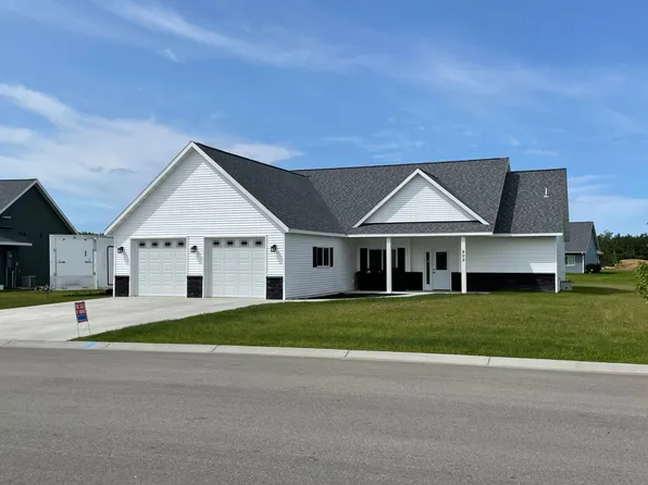 905 7th Ave NW, Perham, MN 56573