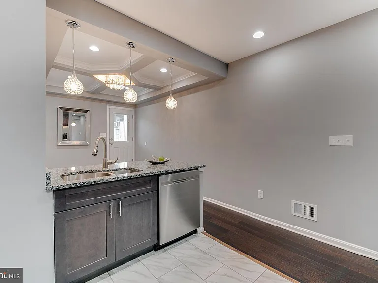 222 N Collington Ave — Photo 16