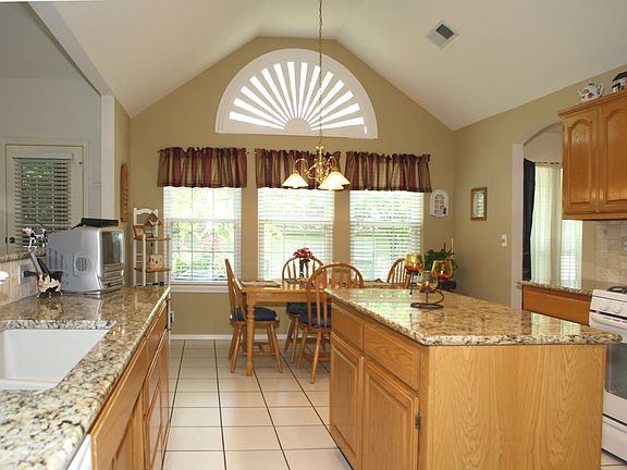Spacious Granite kitchen