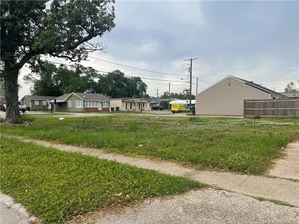 2609 Common St, Lake Charles, LA 70601