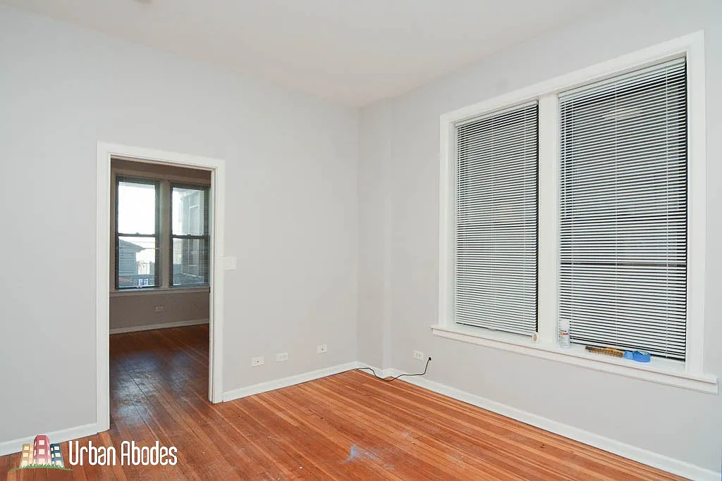 2202 W Belmont Ave — Photo 3