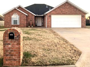 605 Grant Ave, Prairie Grove, AR 72753
