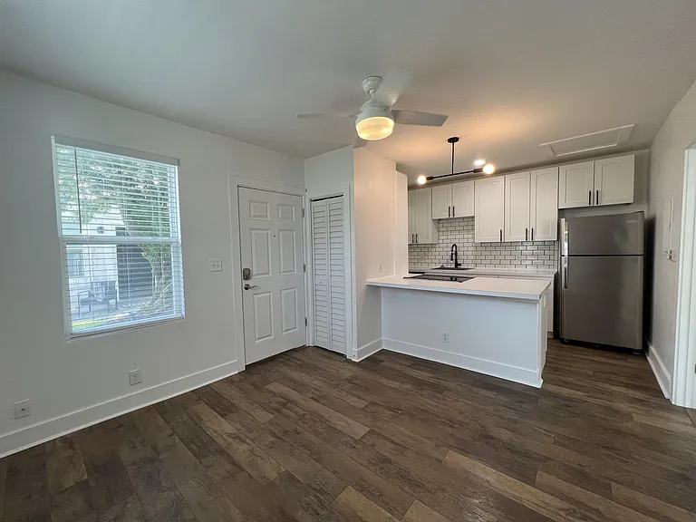 821 2nd St N #7 — Photo 9