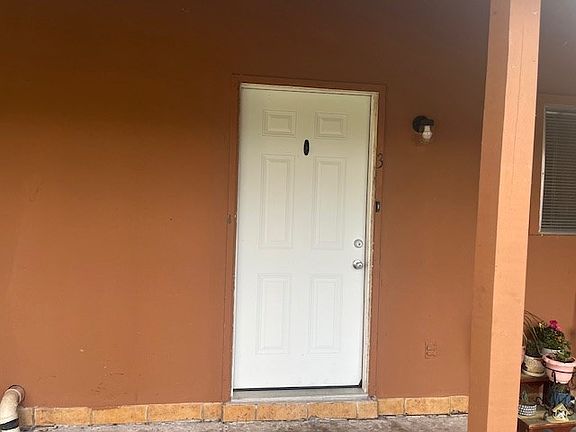 2nd image of 300 Bolivar Ave APT 3