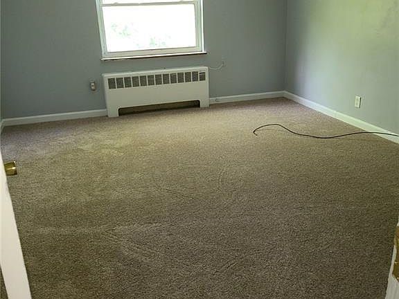5th image of 1054 Loiska Ln
