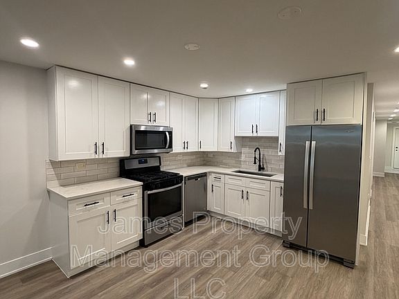 3rd image of 6325 N Richmond St
