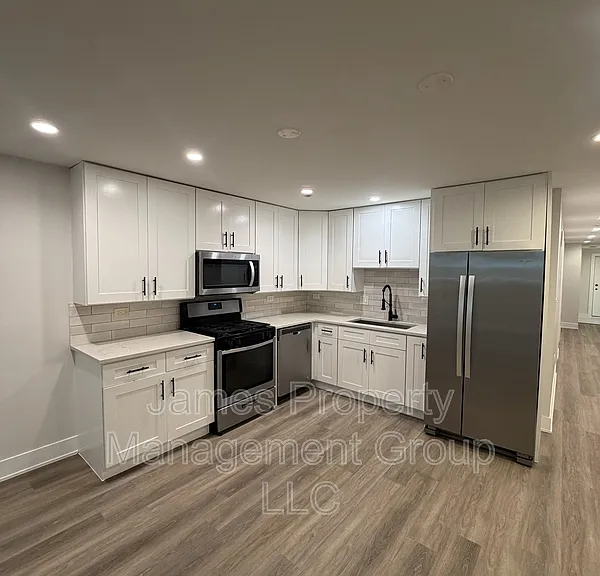 6325 N Richmond St — Photo 3