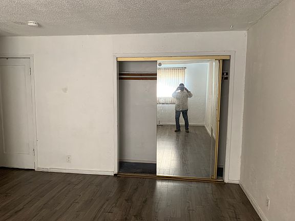 5th image of 637 Stanford Ave