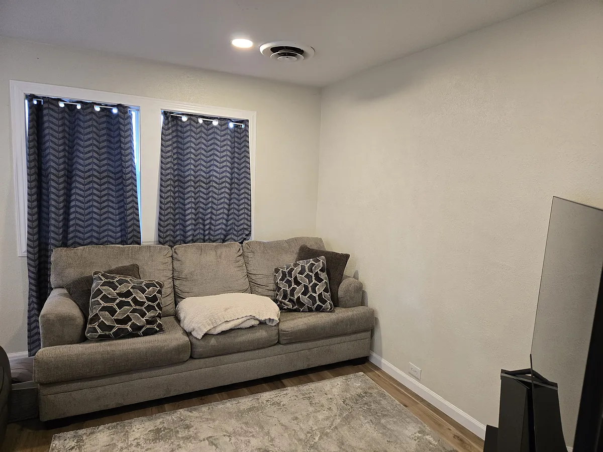 Living room - 1648 N Elmer St