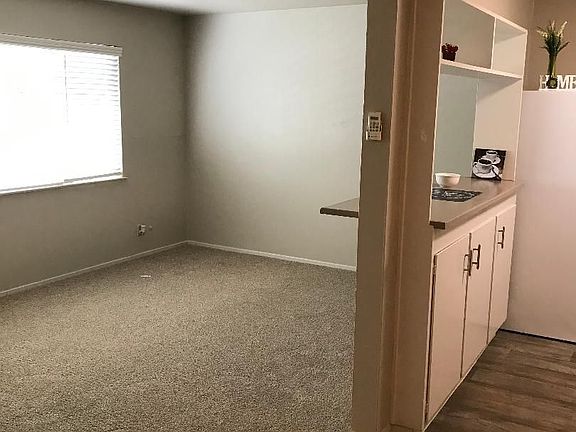 5th image of 2941 Marconi Ave #9