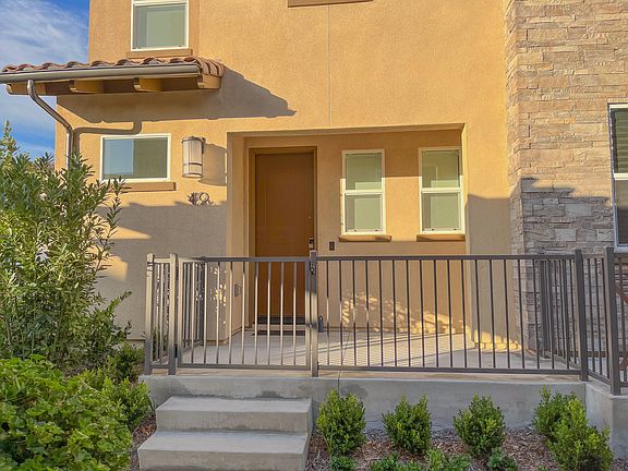 3rd image of 49 Sanctuary Ln