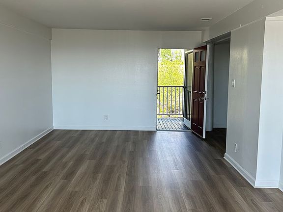 5th image of 404 Loma Ter APT B