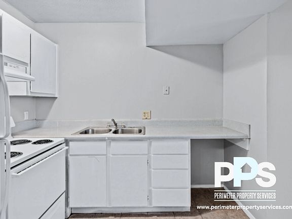3rd image of 115 Burke St SE #C0115-l