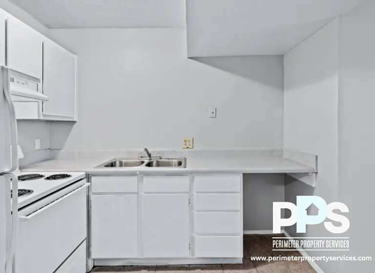 115 Burke St SE #C0115-L — Photo 3