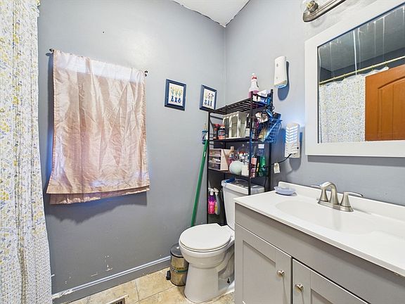 4th image of 5 Tallman Ln