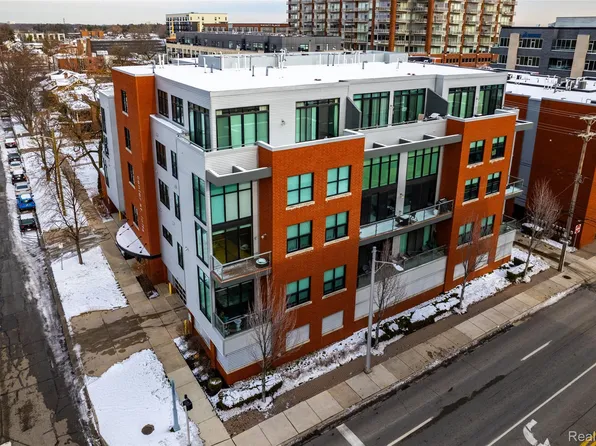 100 N Center St Unit 206, Royal Oak, MI 48067