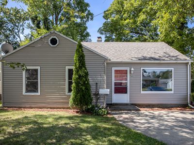 582 Riverside Dr, Battle Creek, MI, 49015