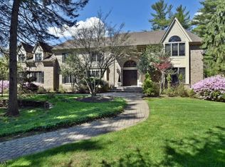 1002 Clark Rd, Franklin Lakes, NJ 07417