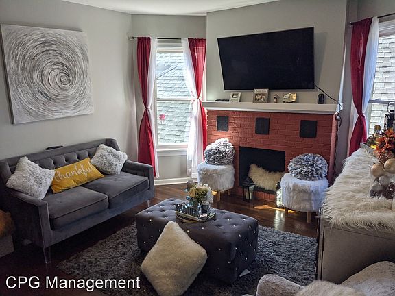 3rd image of 4343 W Drummond Pl #2