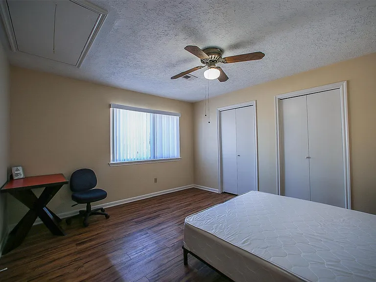 9511 Sharpcrest St — Photo 33
