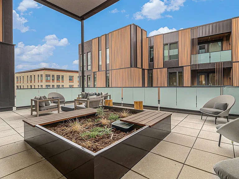 Pearl at Boulder Commons — Photo 14