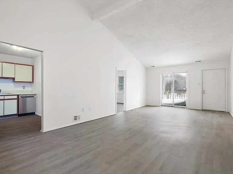 145 Snowshoe Ct #204 — Photo 5
