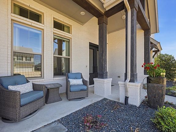 2nd image of 405 Point Vista Dr