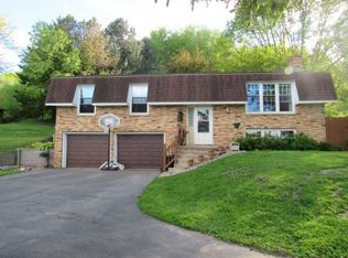 W4979 Wolf Ridge Ct, La Crosse, WI 54601