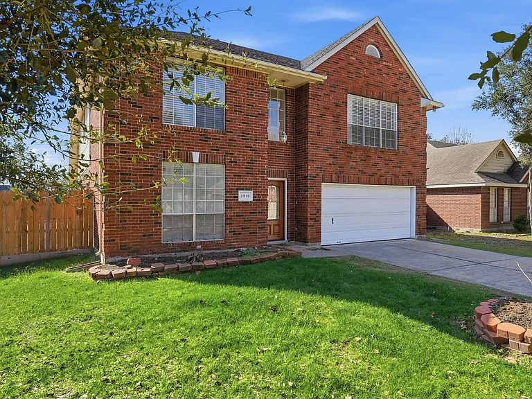 2910 Cocona Ln — Photo 2